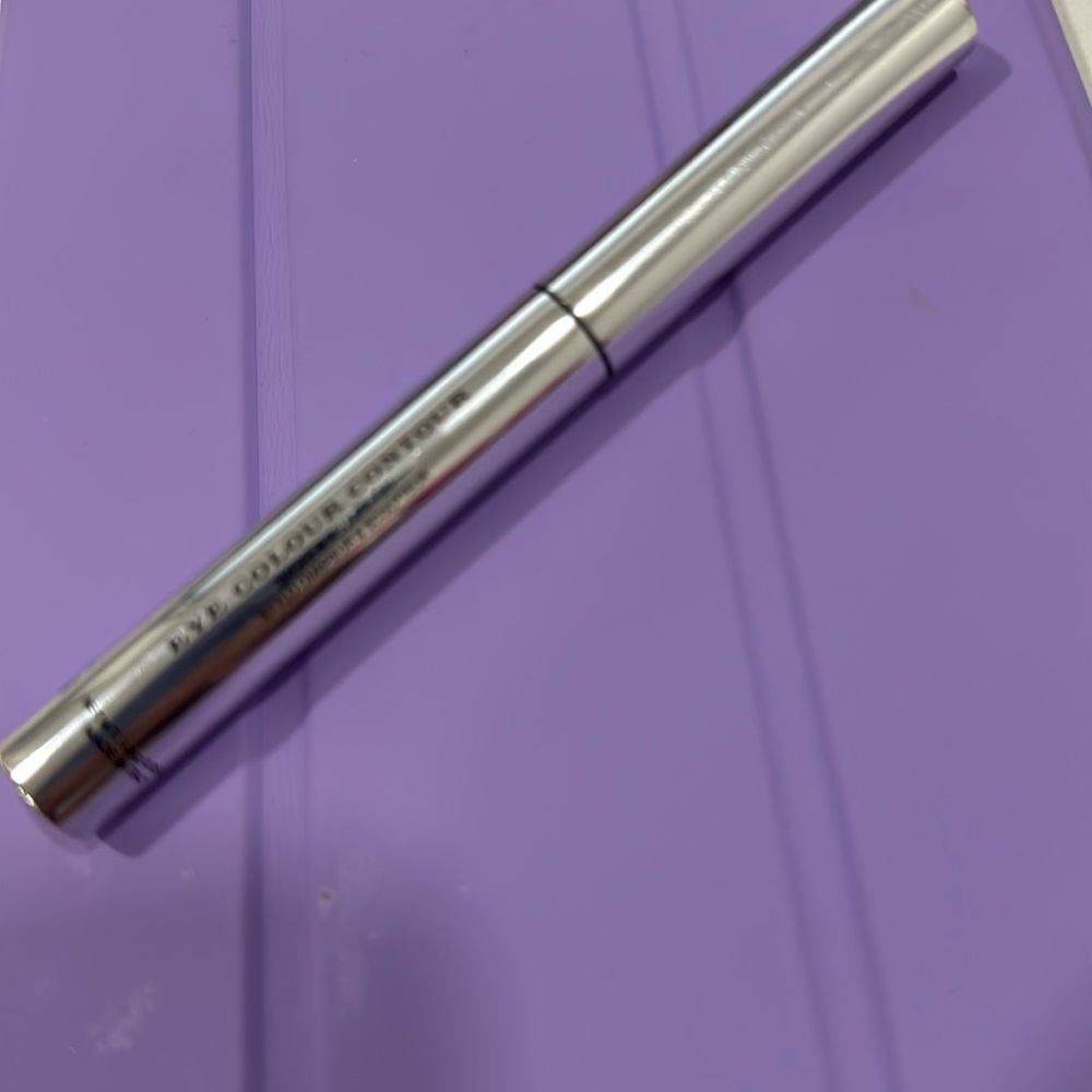 Burberry Eye Colour Contour- Smoke and Sculpt Pen - gently used twice